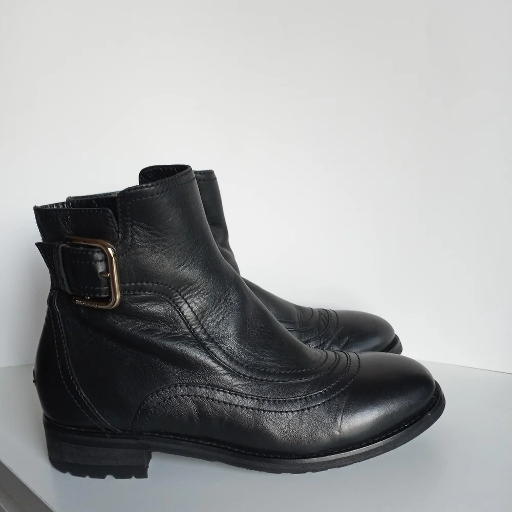 JIMMY CHOO BRYLEE BLACK LEATHER BUCKLE MOTO BIKER